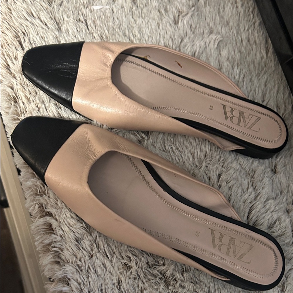 Zara Women's Black and Tan Loafers